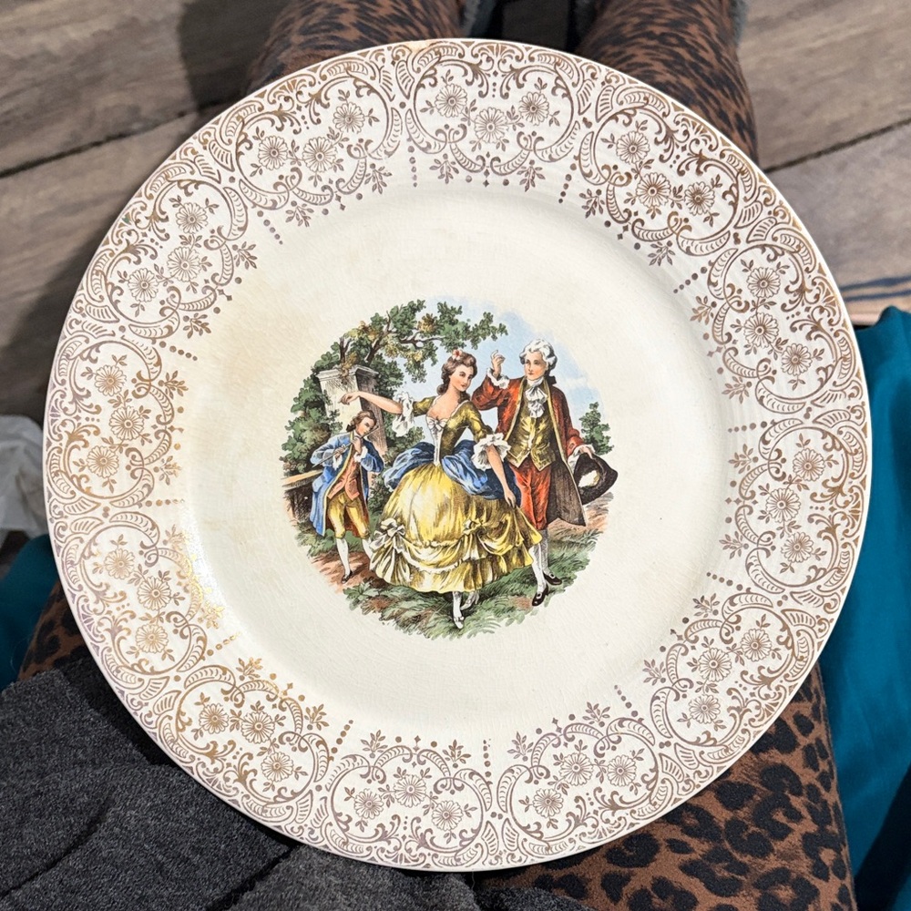 Vintage Decorative Plate with Elegant Design